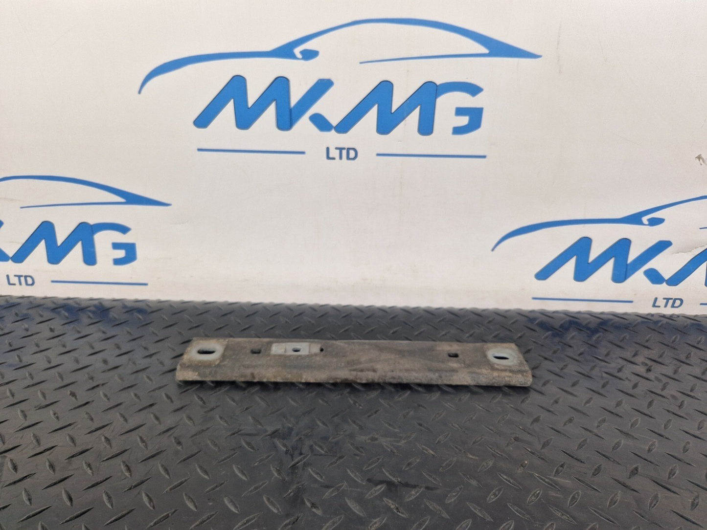 18-ON MERCEDES BENZ A CLASS W177 EXHAUST HOLDER BRACKET A2474921400