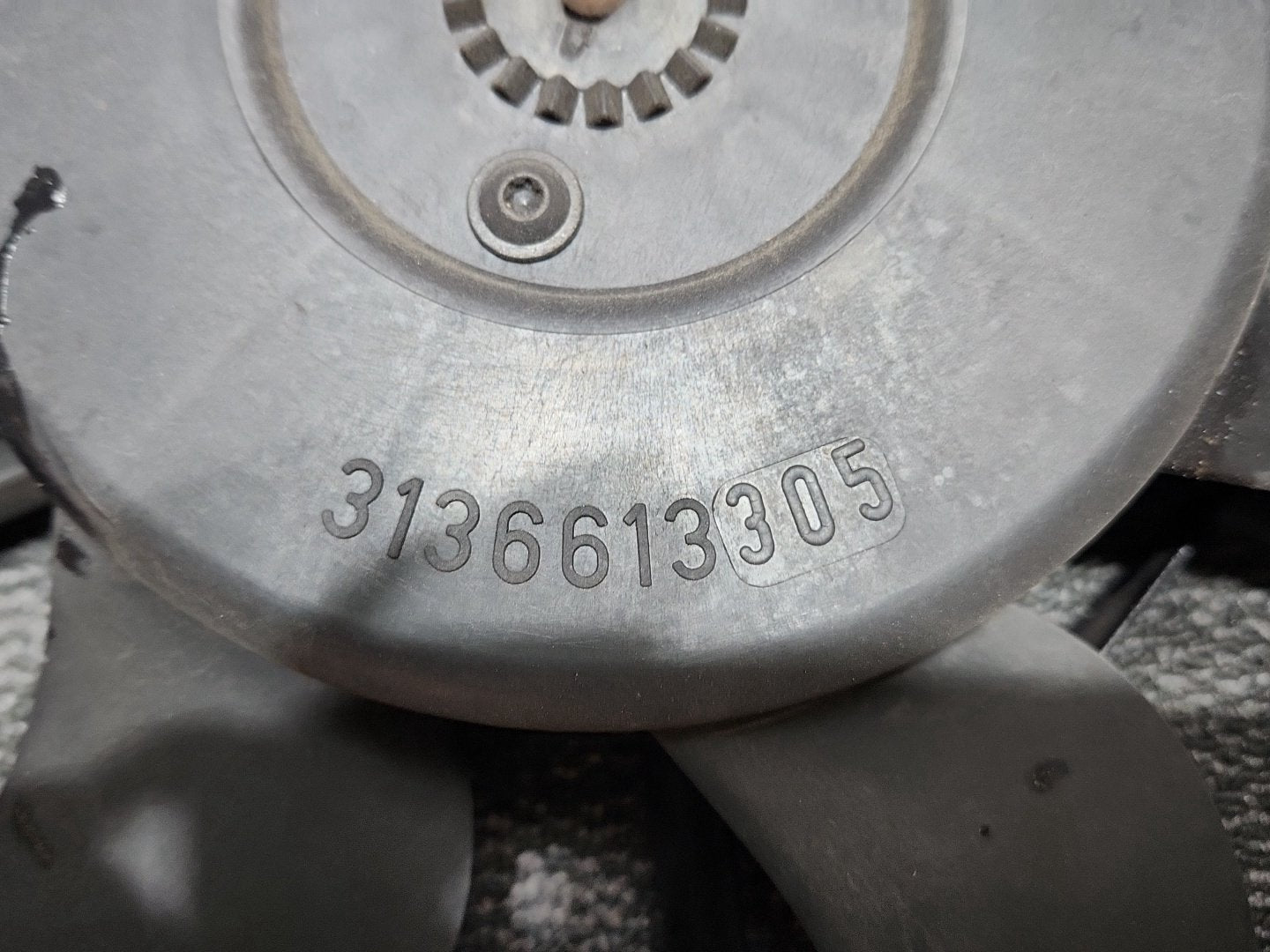 Volvo S40 MK2 (MS) Saloon Genuine Radiator Fan & Cowling 3M5H-8C607-RH