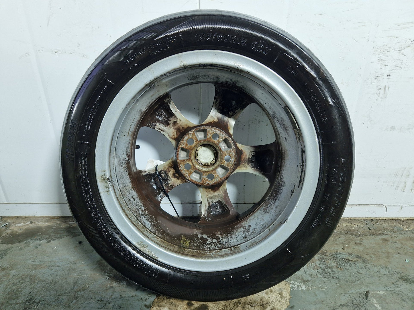 Skoda Fabia 5J 15" Alloy Wheel with Tyre 195/50/15 Genuine ~6mm