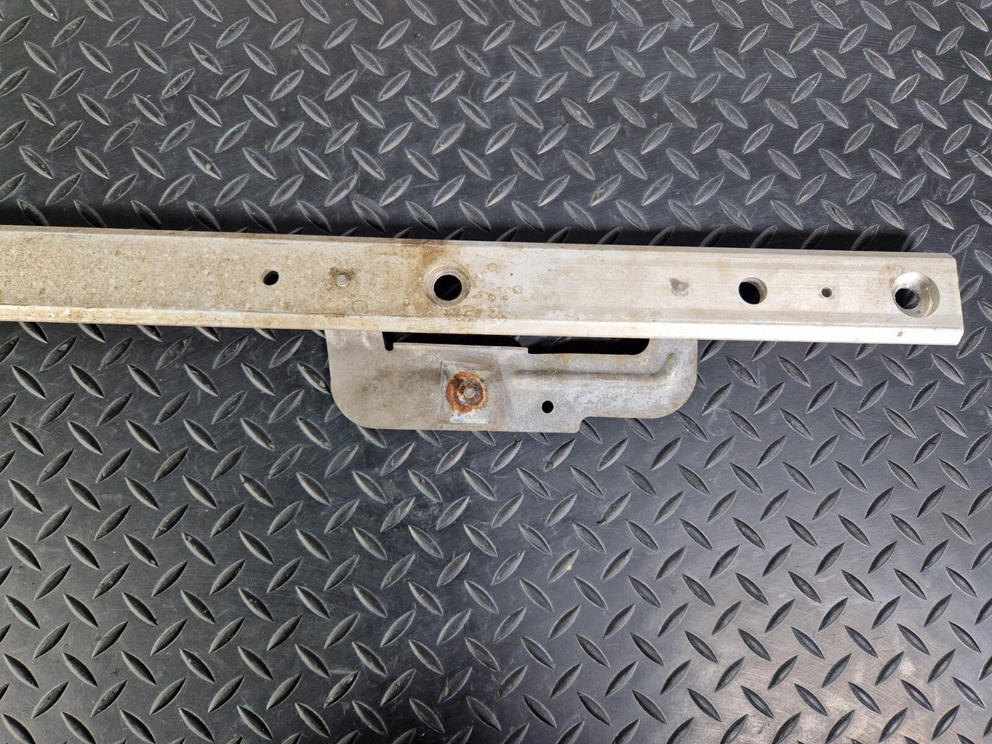 14-21 MERCEDES BENZ C200d W205 GENUINE OEM REAR TUNNEL BEAM BAR A2056190725