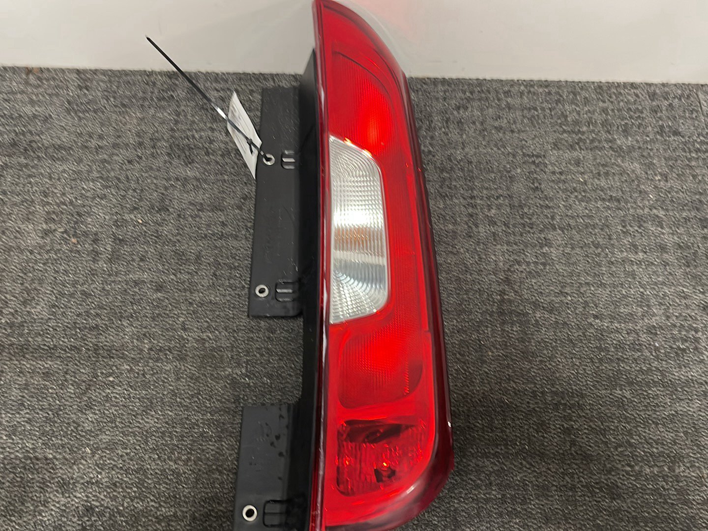 2017 Fiat Doblo MK2 FL (263-1) Genuine Rear Right O/S Driver Tail Light 52044715