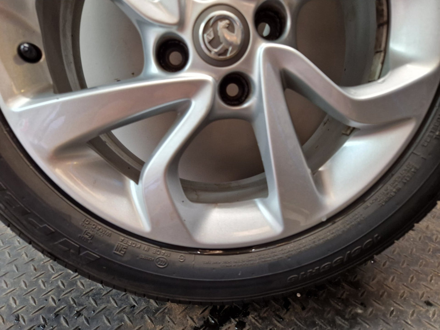 Vauxhall Corsa MK4 (E) (4500) 16" Alloy Wheel with Tyre 195/55/16 ~5mm