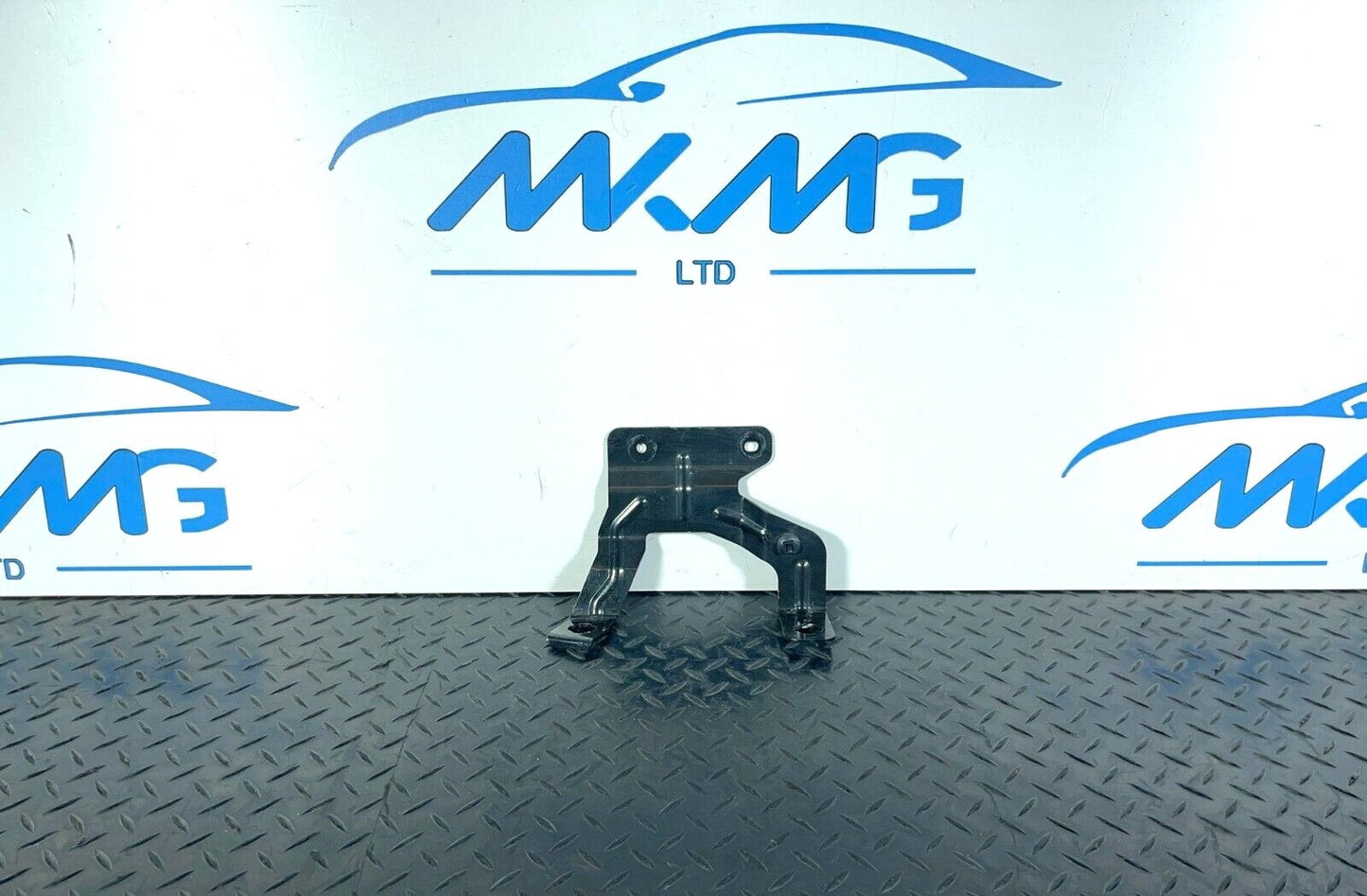 16-19 AUDI A4 B9 AVANT GENUINE EXPANSION COLLANT TANK BRACKET 8W0121232F