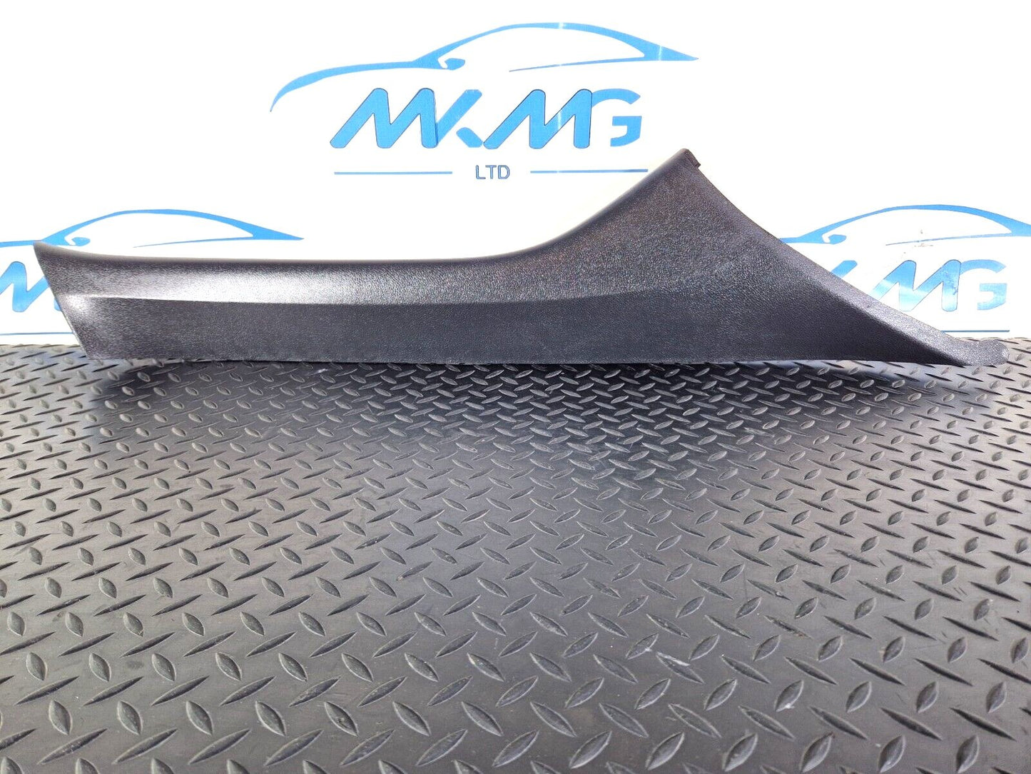 18-ON MERCEDES BENZ SPRINTER W907 W910 FRONT RIGHT A-PILLAR COVER A9076901200