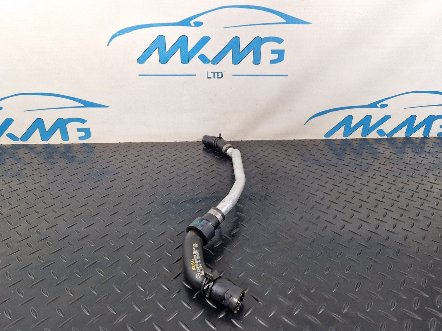14-21 MERCEDES BENZ C300h W205 GENUINE HEATING WATER PIPE HOSE LINE A2058303302