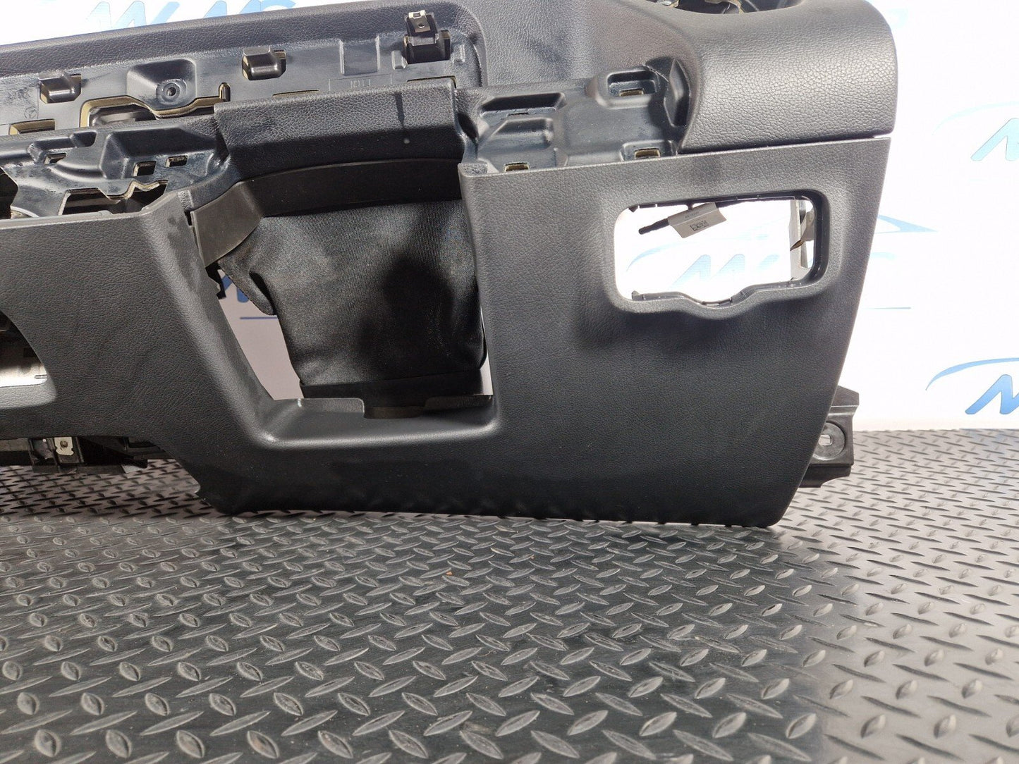 19-ON MERCEDES BENZ B CLASS W247 GENUINE DASHBOARD PANEL WITH A-BAG 2478607302