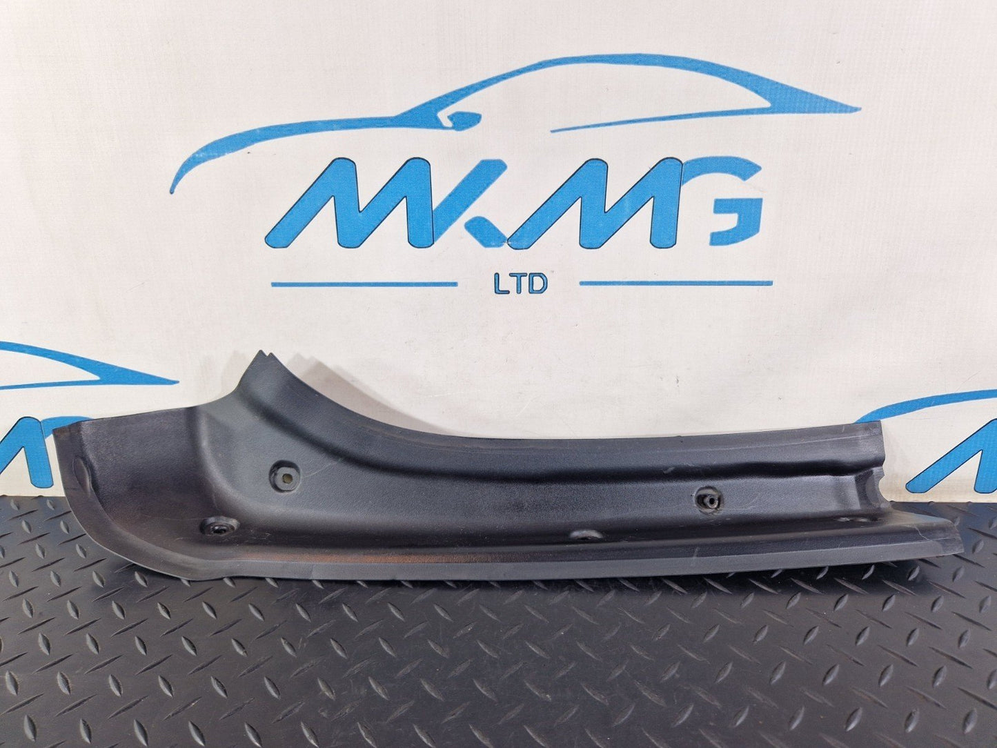11-19 MERCEDES BENZ ML W166 GENUINE REAR LEFT UPPER D PILLAR TRIM A1666930163