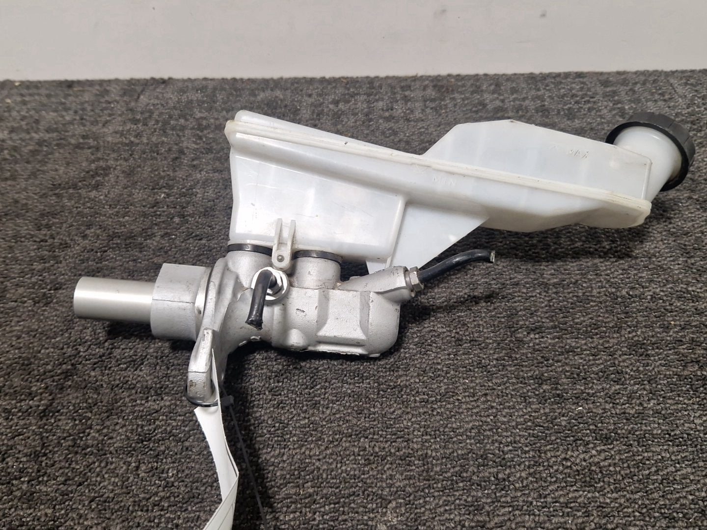 Mercedes-Benz B-Class W246 Brake Servo With Fluid Bottle A2464300102