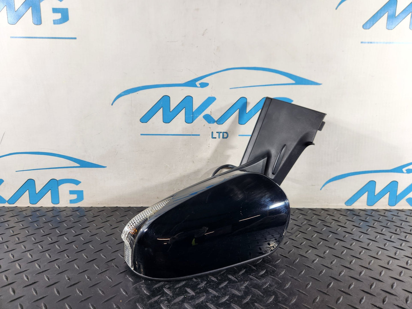 2017 Toyota Yaris P130 MK3 Genuine Front Left N/S Door Wing Mirror E8025614