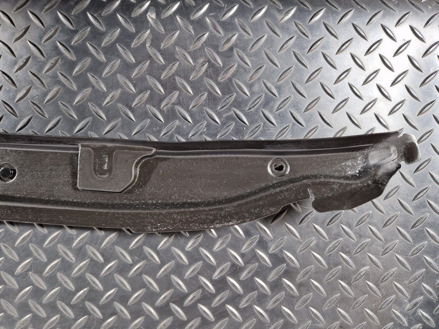 19-ON MERCEDES BENZ B CLASS W247 OEM FRONT RIGHT FENDER GAP COVER A2478890500