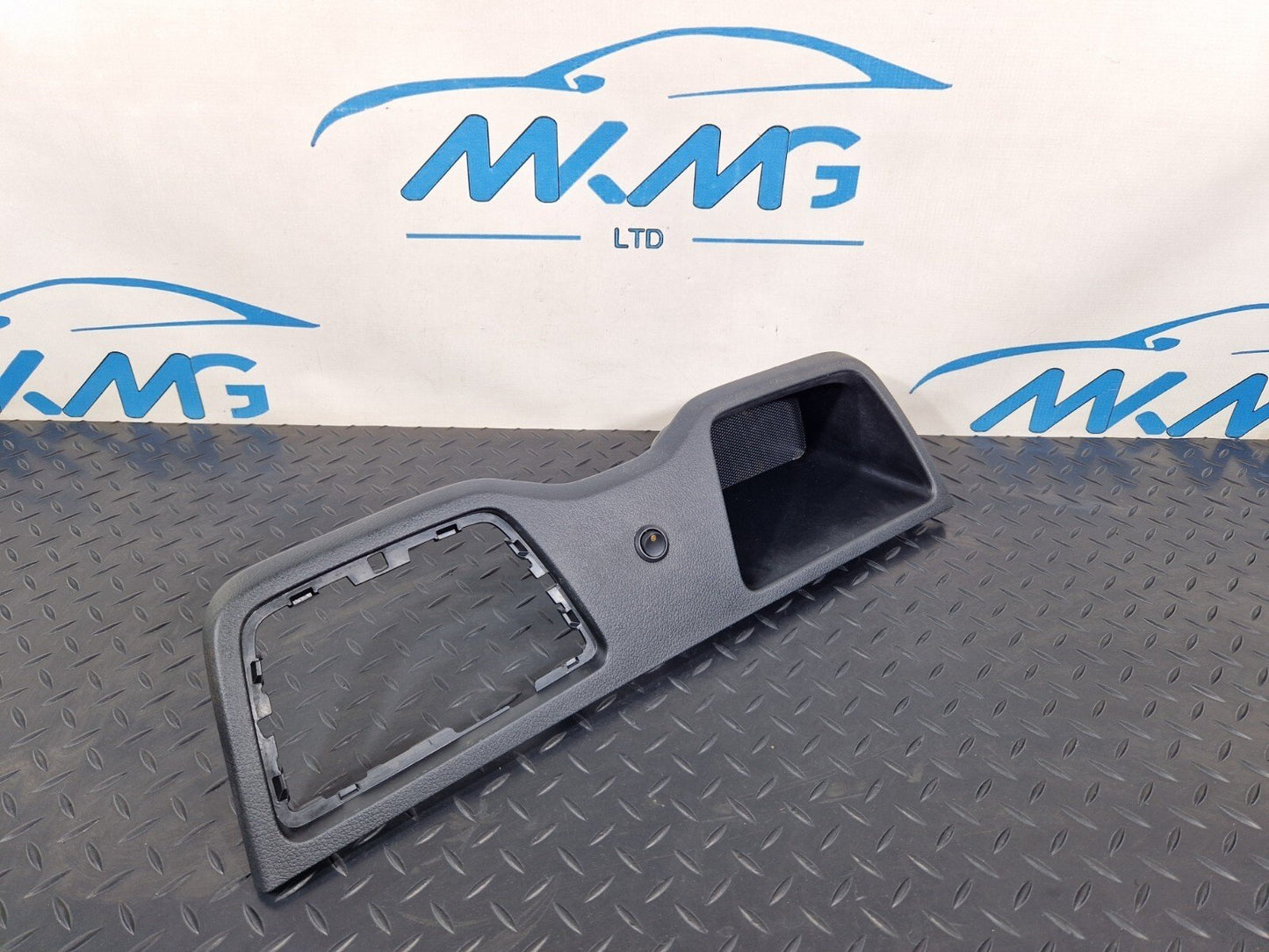18-ON MERCEDES SPRINTER W907 W910 GEAR SHIFT SURROUNDING TRIM A9106833500