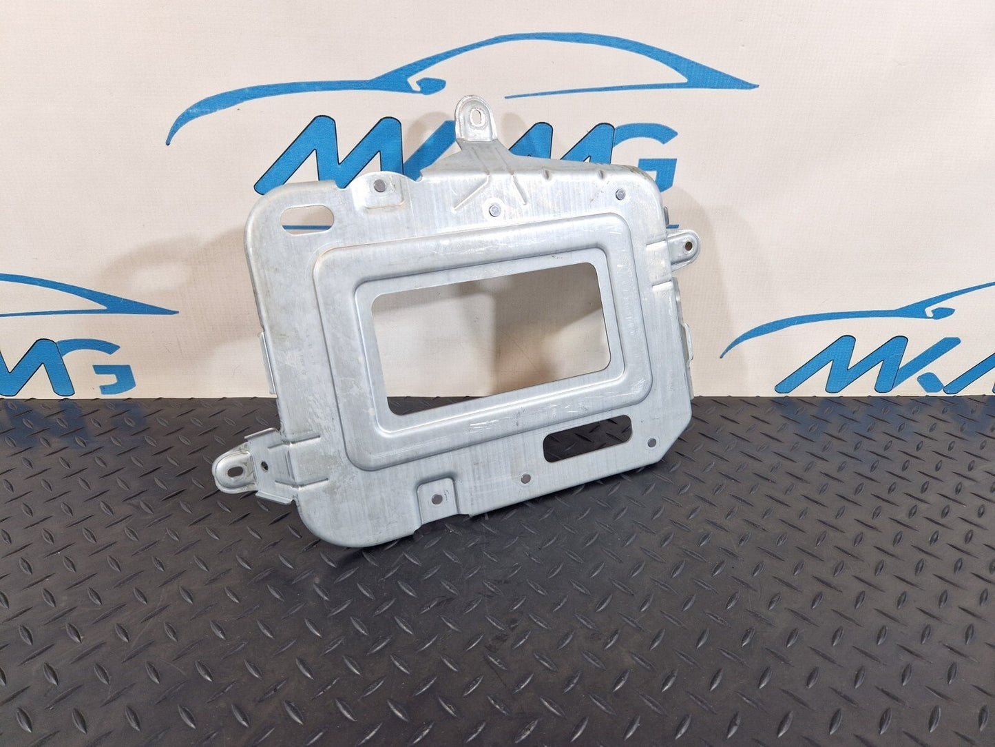 18-ON MERCEDES A CLASS W177 SPEEDOMETER MODULE BRACKET HOLDER MOUNT A2475455700