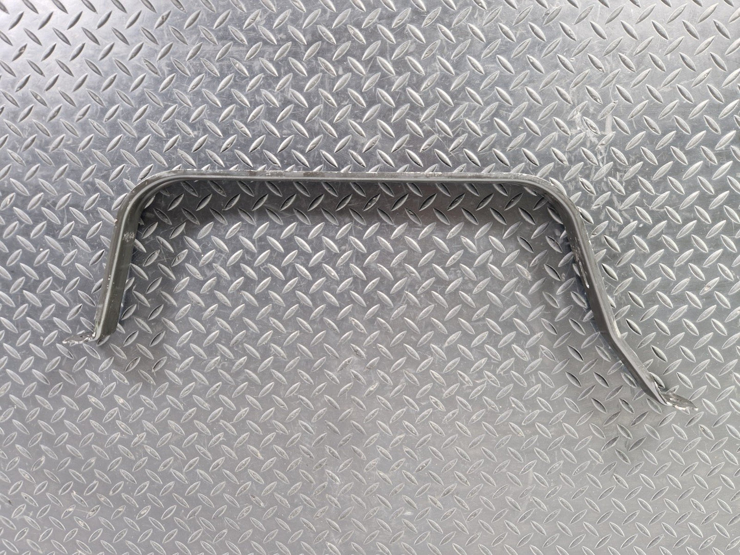 18-ON MERCEDES BENZ A CLASS W177 FUEL TANK HOLDER BRACKET MOUNTING A2474703701