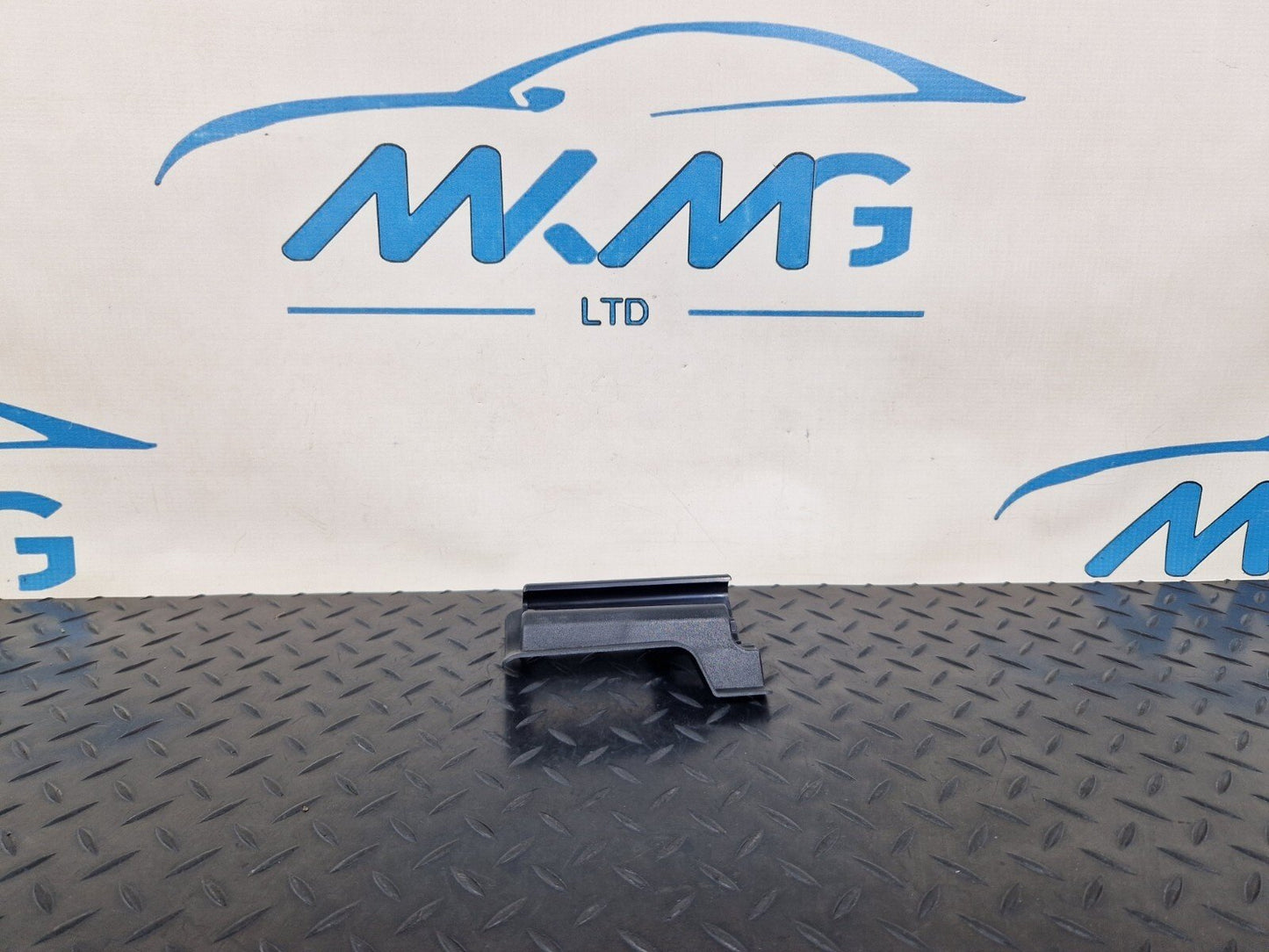 14-21 MERCEDES BENZ C220D W205 OEM FRONT SEAT GUIDE RAIL END COVER A2059190200