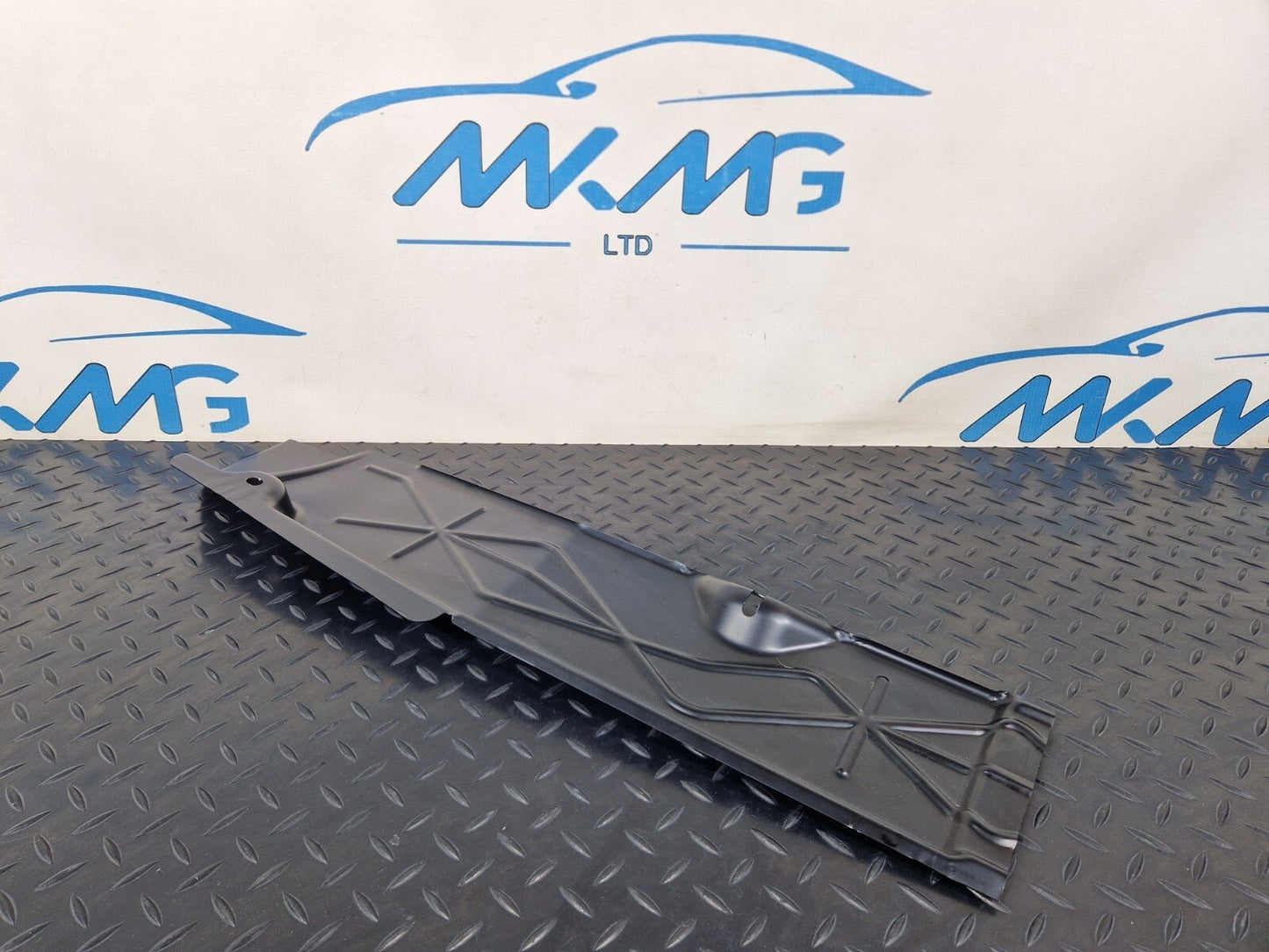 18+ MERCEDES BENZ SPRINTER W907 TRANSMISSION TUNNEL CABLE DUCT COVER A9065460564