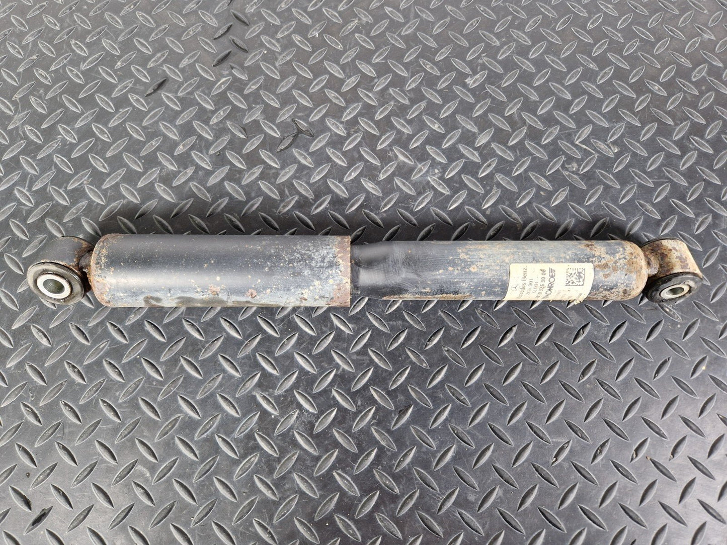 18-ON MERCEDES BENZ SPRINTER W907 W910 OEM REAR SHOCK ABSORBER A9103263000