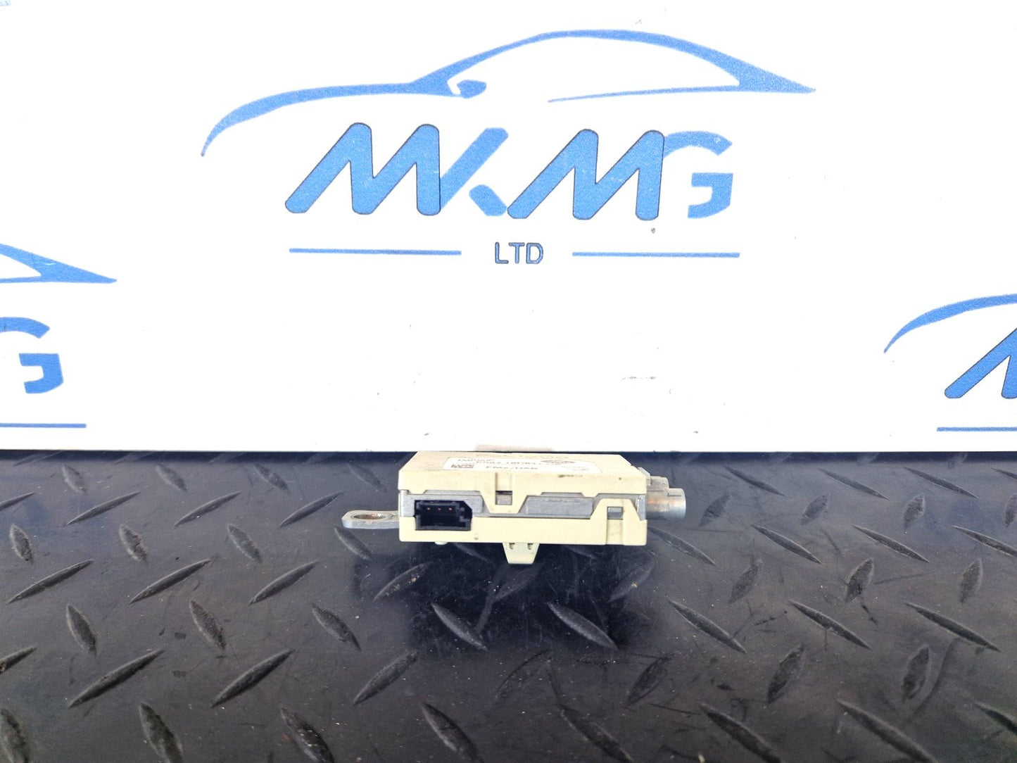 14-19 LAND ROVER L550 DISCOVERY SPORT AERIAL ANTENNA AMPLIFIER  EX53-18C847-CA
