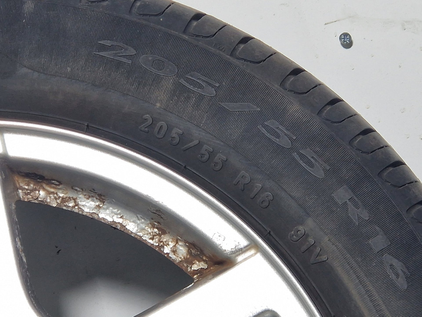 Volkswagen Golf V5 16" Alloy Wheel with Tyre 7mm 205/55/16 1J0601025F