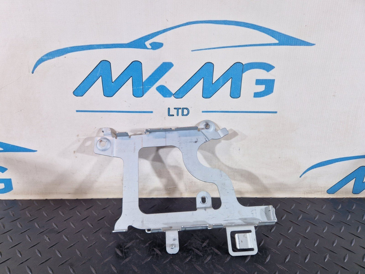 16-19 MERCEDES BENZ GLE W166 CONTROL UNIT BRACKET MOUNT HOLDER A1665456240