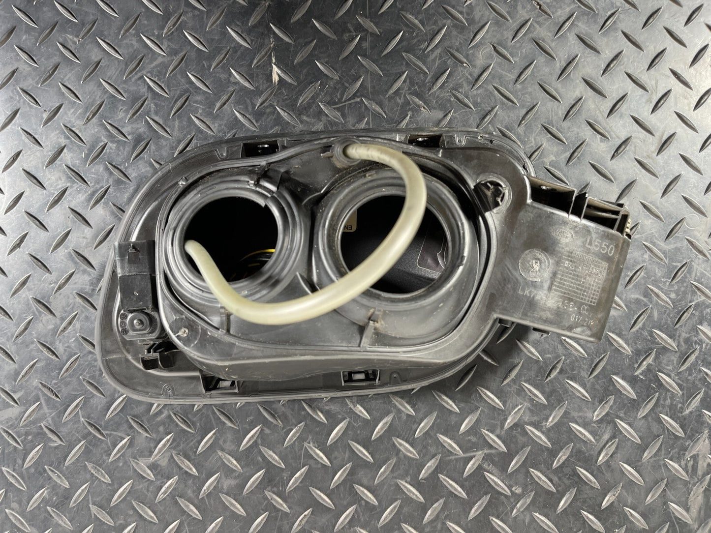 2019-ON  LAND ROVER DISCOVERY L550 FUEL FILLER FLAP & CAP LK7227936CC
