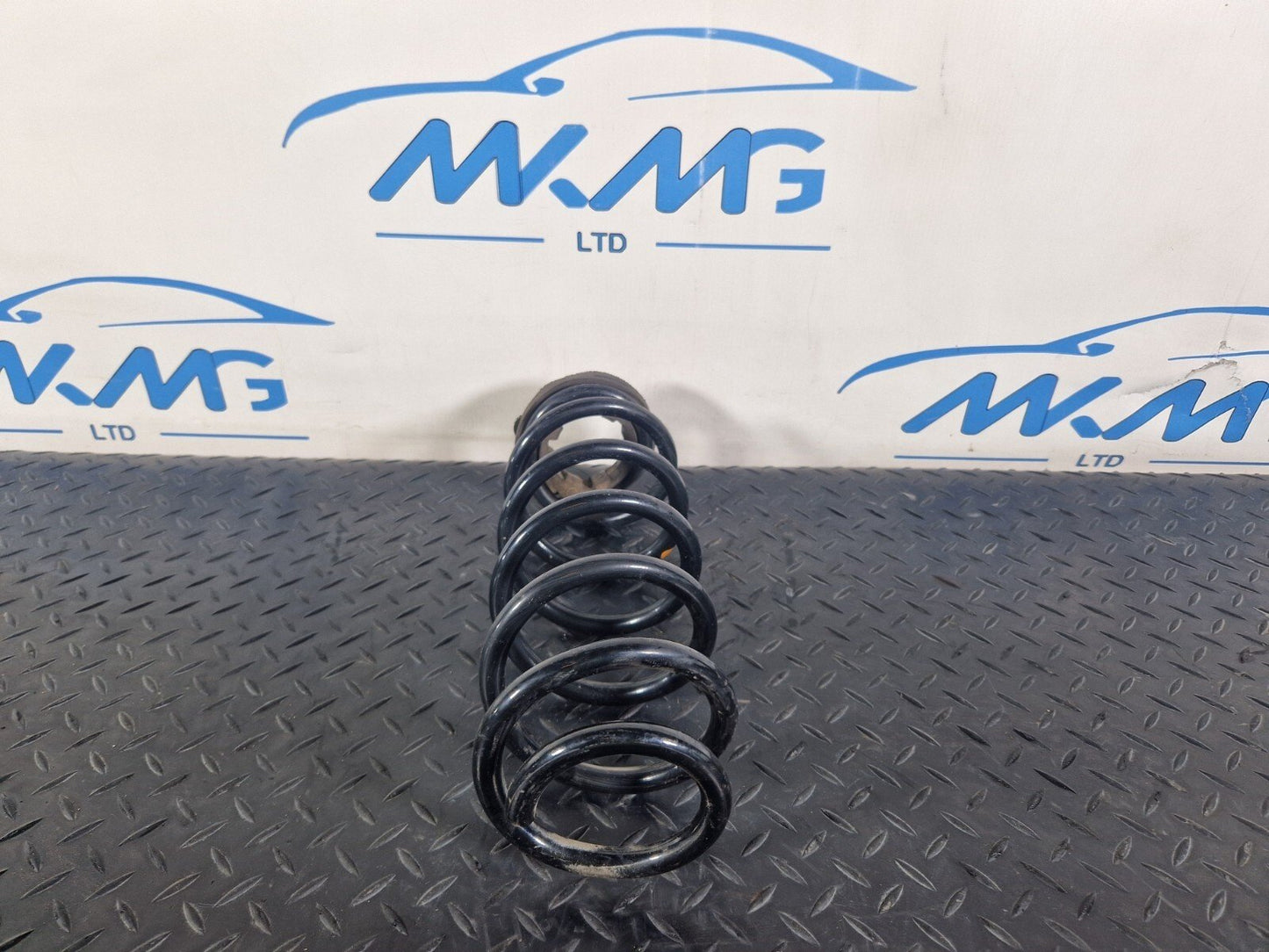 19-ON MERCEDES CLA C118 GENUINE REAR COIL SPRING X1 FITS BOTH SIDES A2473246700