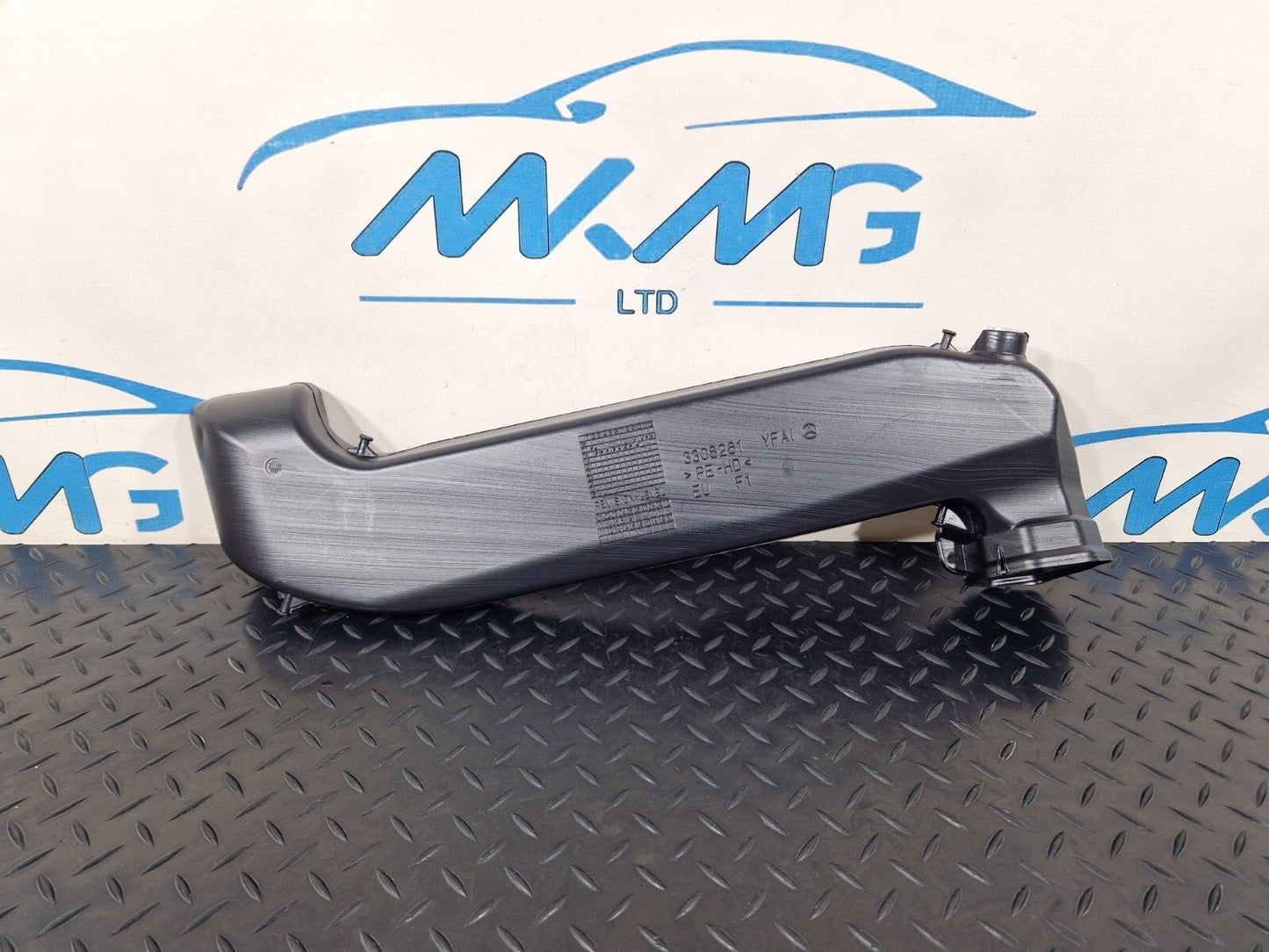18-ON MERCEDES A CLASS W177 RIGHT SIDE DASHBOARD AIR INTAKE DUCT VENT 3308261