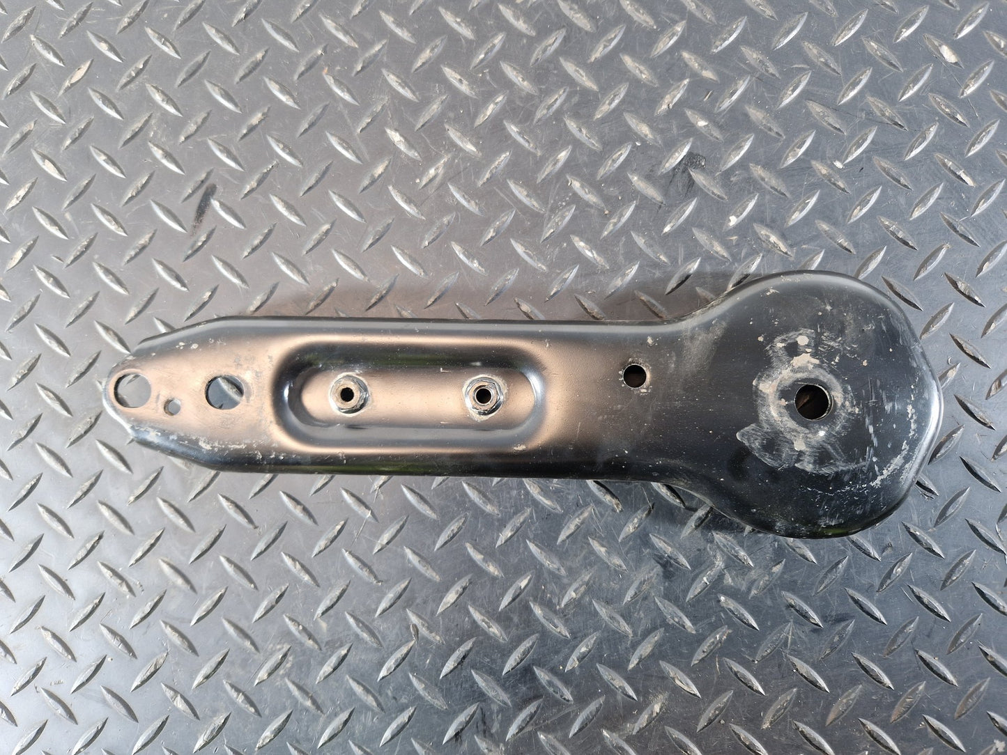 Land Rover Range Rover Evoque L551 SUSPENSION MOUNT BRACKET K8D25A364AB