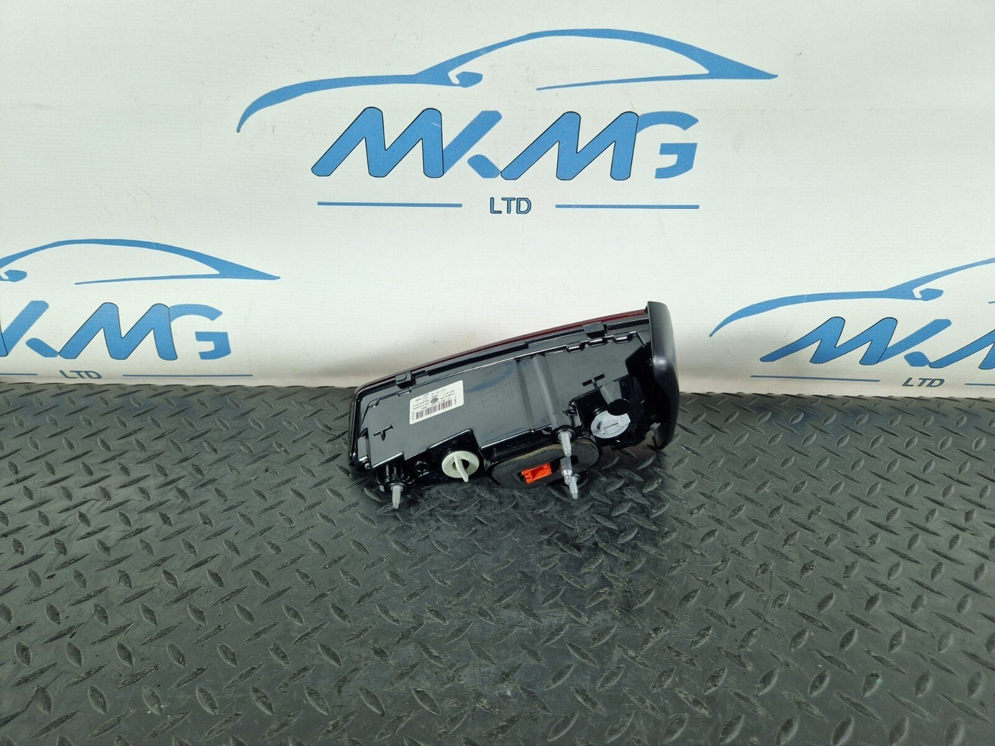 16-19 AUDI A4 B9 GENUINE REAR LEFT O/S/R INNER TAILGATE LIGHT 8W5945075A