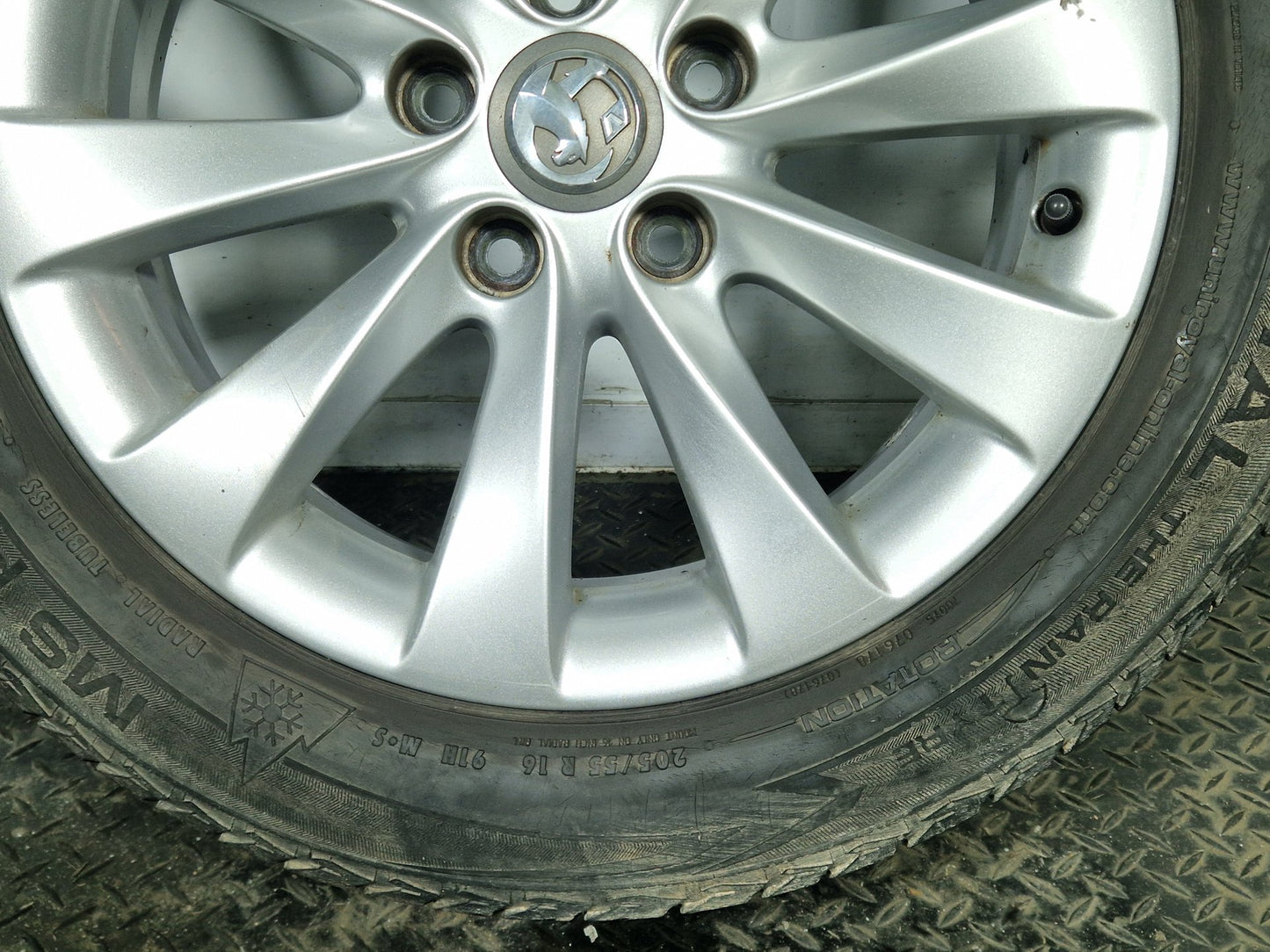 Vauxhall Meriva MK2 16" Alloy Wheel with Tyre 3mm 205/55/16