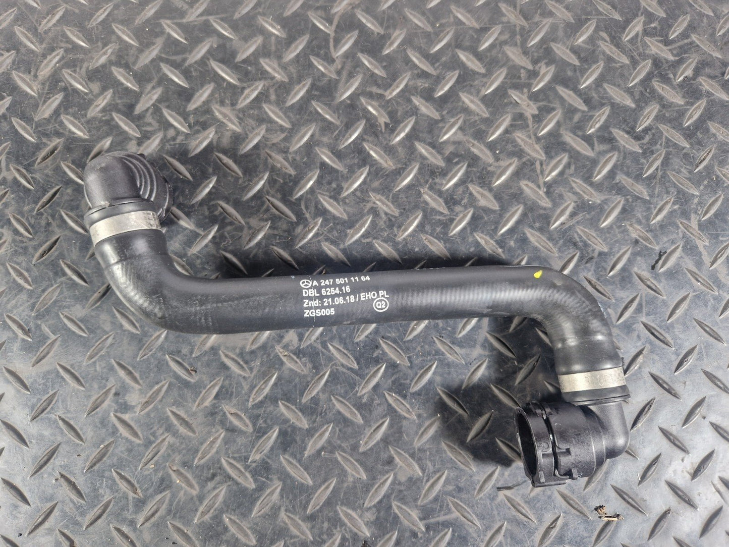 19-ON MERCEDES BENZ A CLASS EQ W177 WATER COOLANT RADIATOR PIPE A2475011164