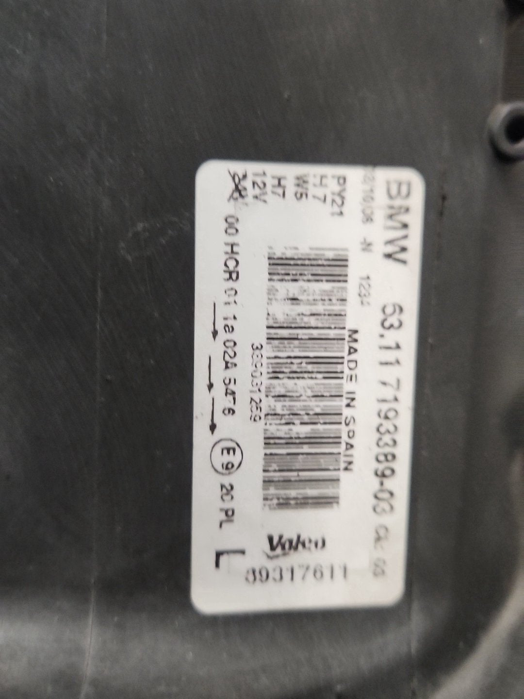 BMW 116d E87 Hatchback Genuine Front Right O/S Headlight 7193389-03 *Damaged*