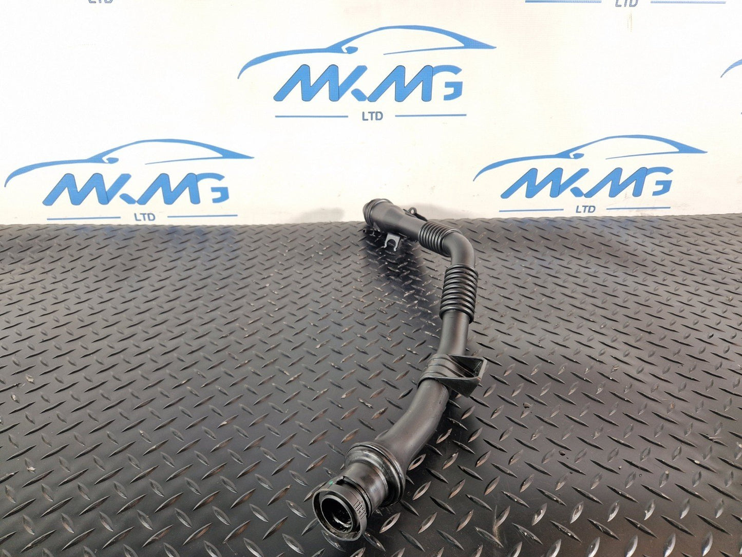 11-19 MERCEDES BENZ ML W166 ADBLUE FILLER PIPE NECK A1664701720