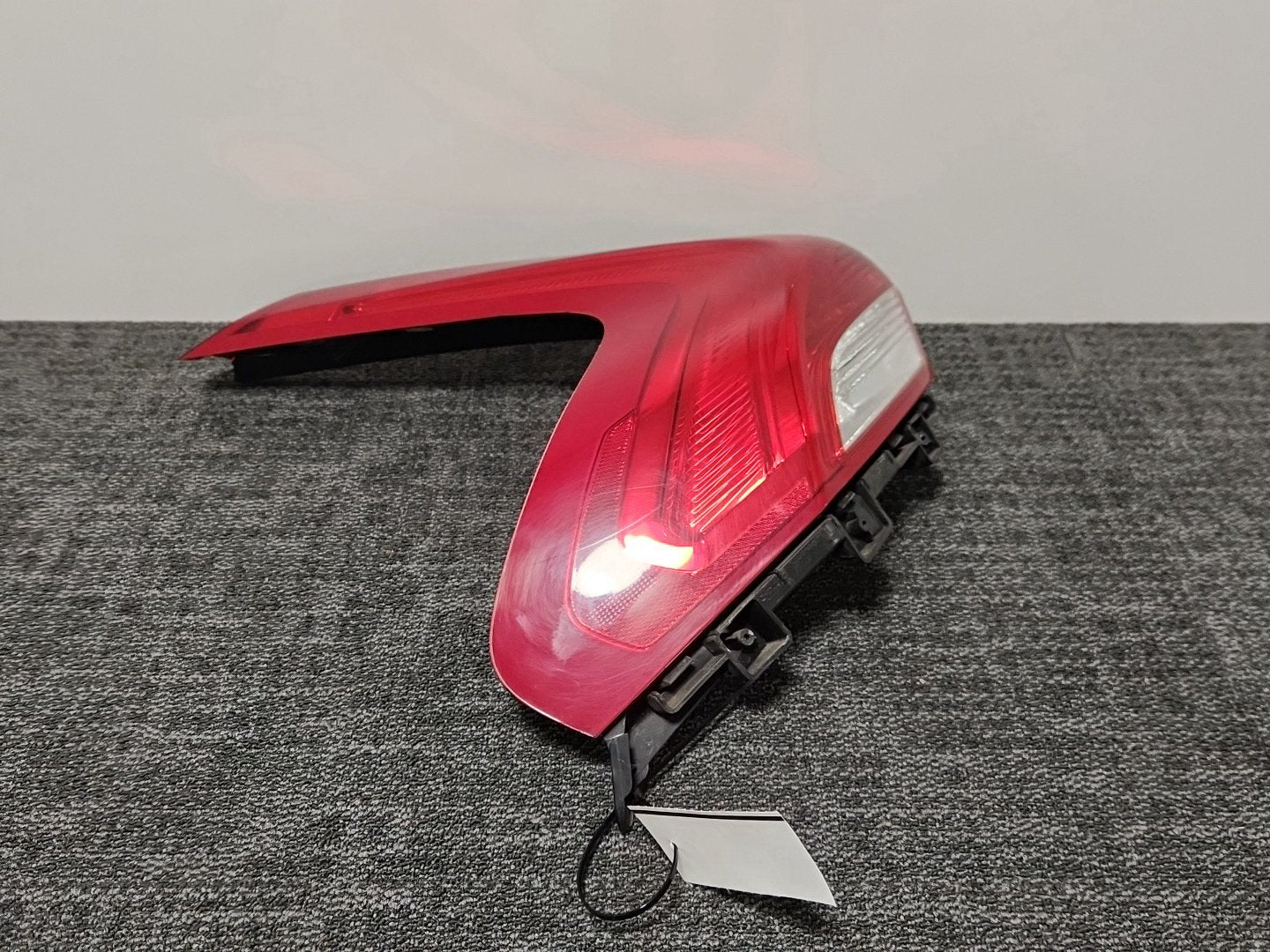 2014 Volvo V40 MK3 (525) Genuine Rear Left N/S Passenger Tail Light 31395844