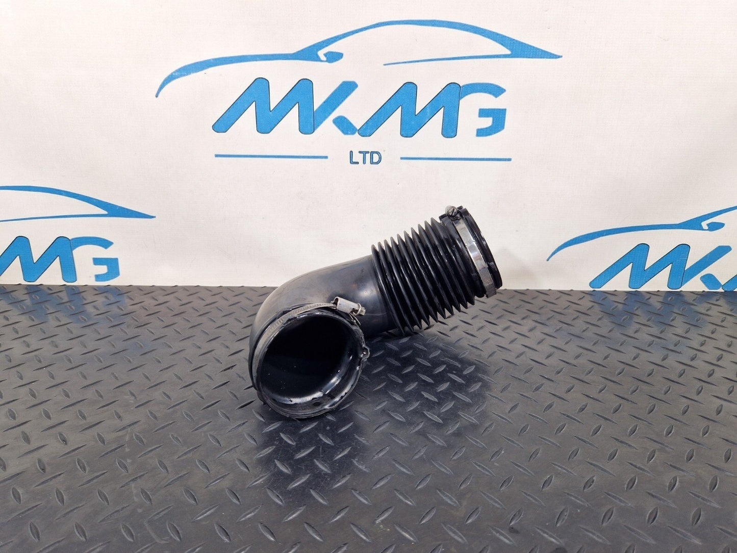 14-23 MERCEDES BENZ VITO W447 2.1d GENUINE AIR INTAKE PIPE 70548449