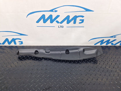 16-19 AUDI A4 B9 GENUINE FRONT RIGHT WING FILLER INSULATOR 8W0821112
