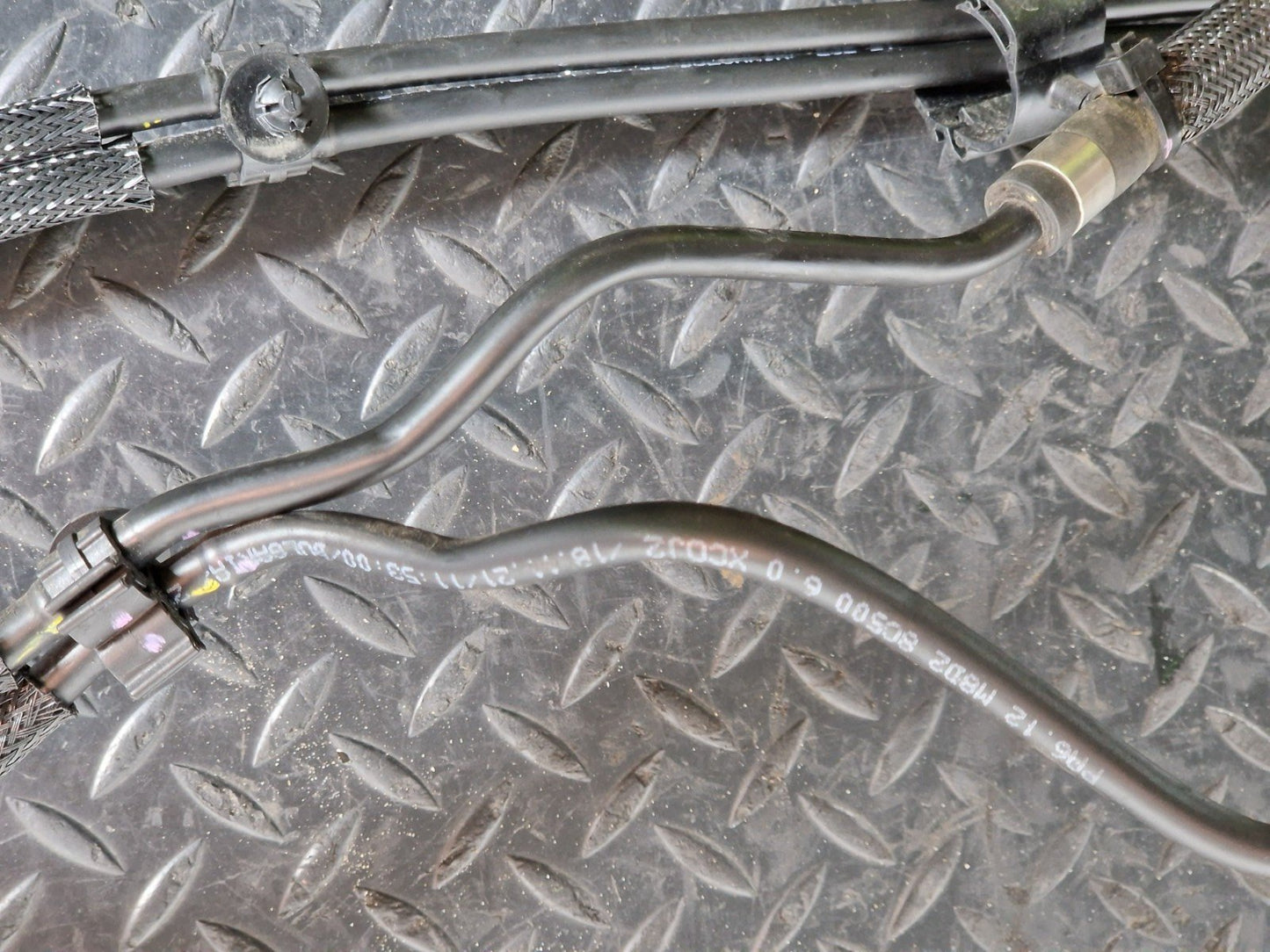 19-ON RANGE ROVER EVOQUE L551 GENUINE FUEL HOSE PIPE K8D2-8C500-AB