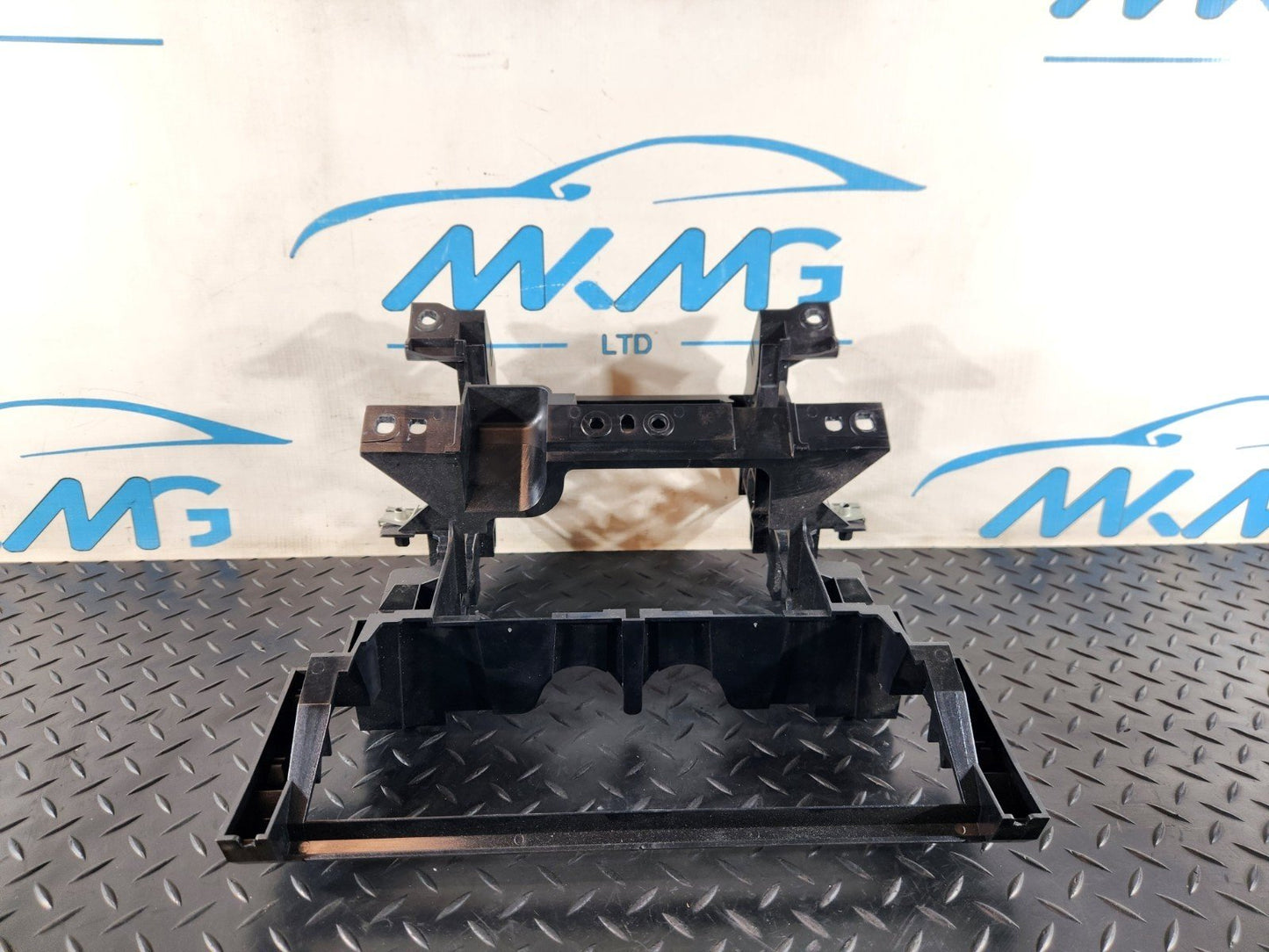 13-23 RANGE ROVER SPORT L494  CENTRE CONSOLE BRACKET MOUNT DK62-04268-A