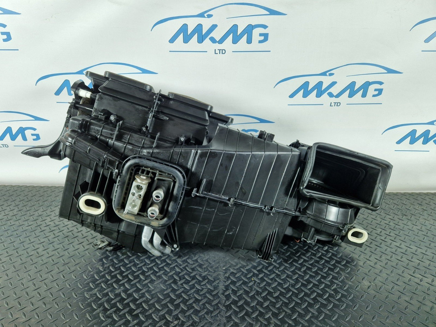 12-18 MERCEDES BENZ W176 HEATER MATRIX CORE A2468302802 A2469062501 A2229060303