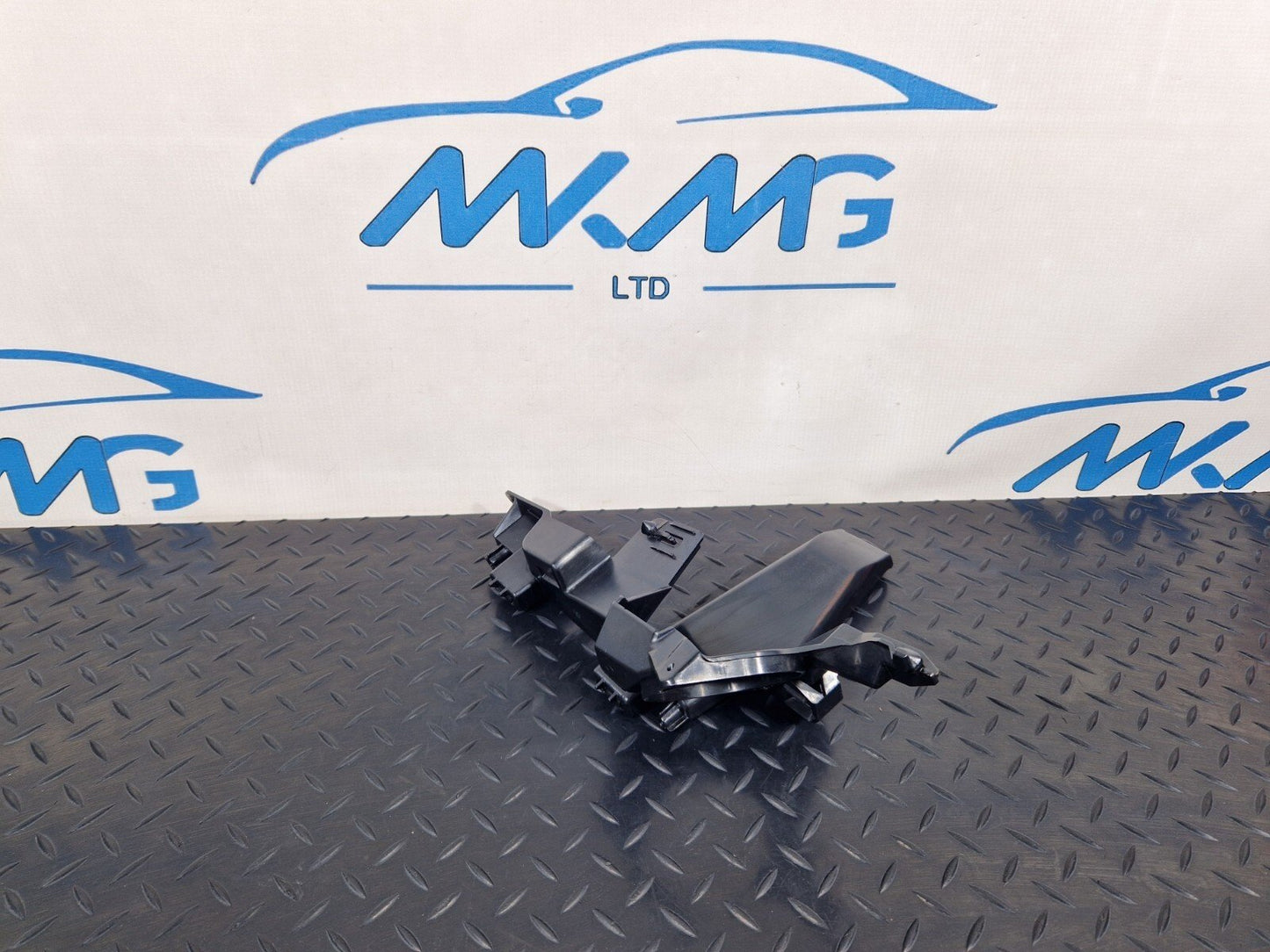 16-23 AUDI A5 F5 SPORTBACK S-LINE LEFT D-PILLAR TRIM BRACKET 8W8867729A