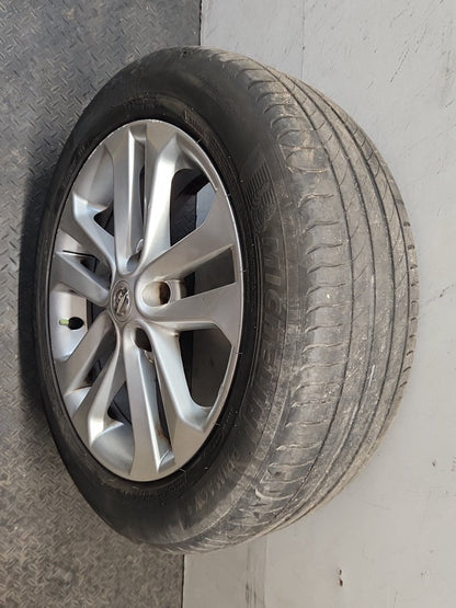 Nissan Juke MK1 (F15) 17" Alloy Wheel with Tyre 215/55/17 ~4mm