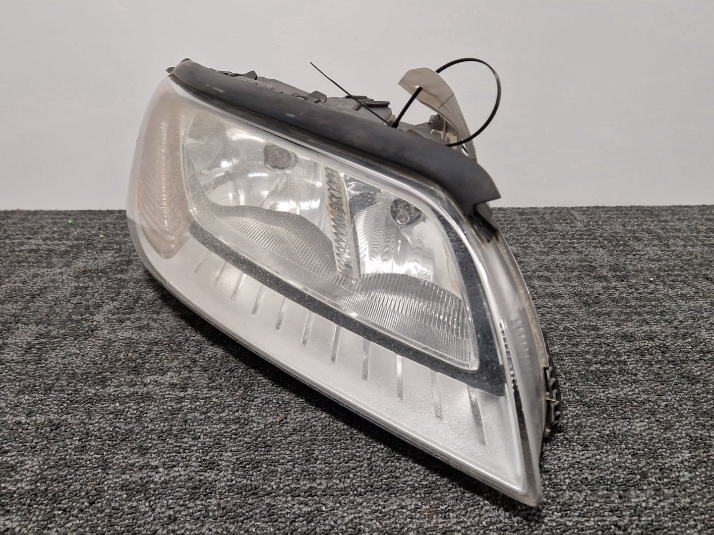 Volvo V70 MK3 Genuine Right O/S Driver Headlight 31214354
