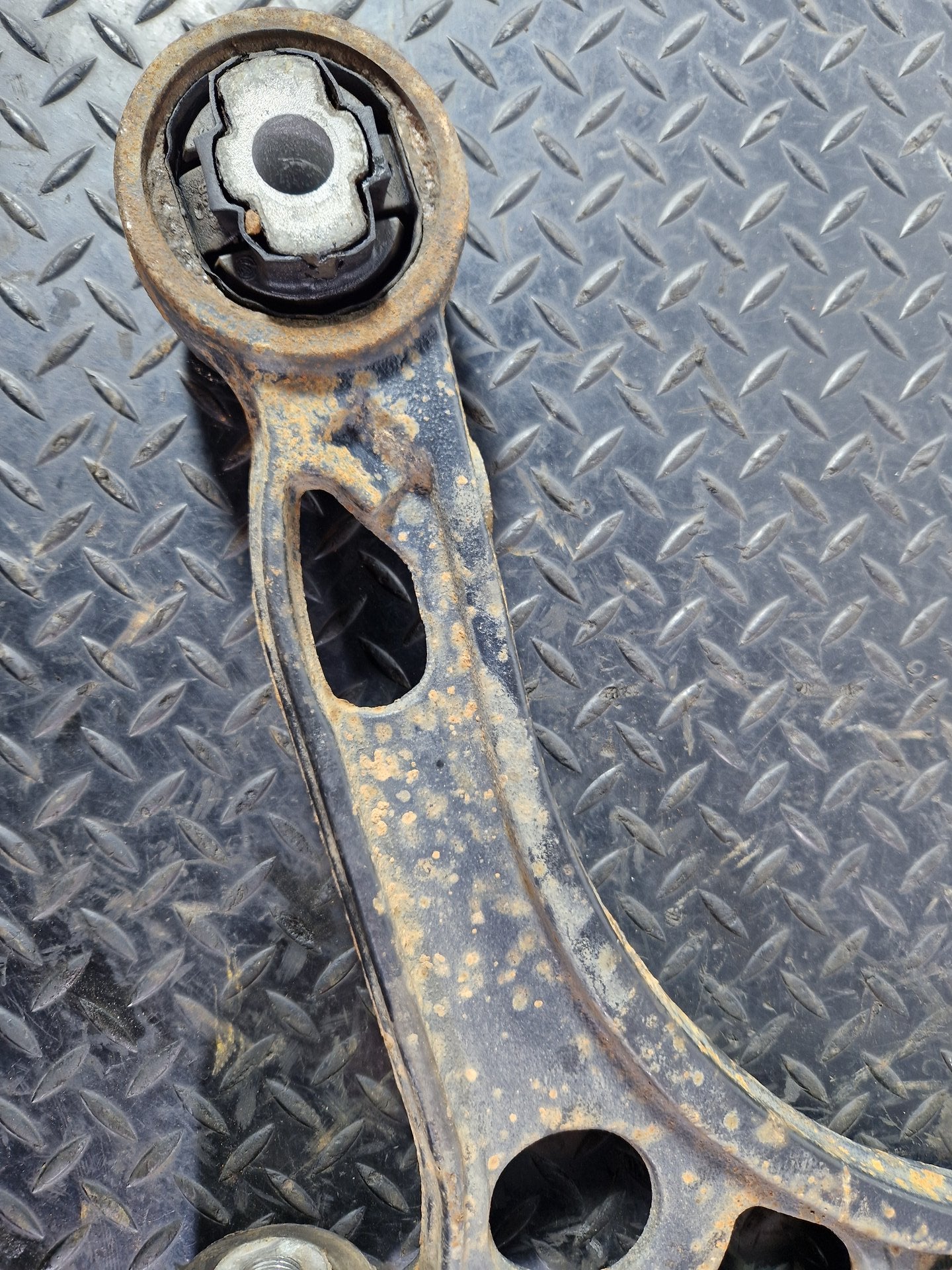 Peugeot Boxer MK3 Cargo Van Front Right Driver Side Wishbone 50712142