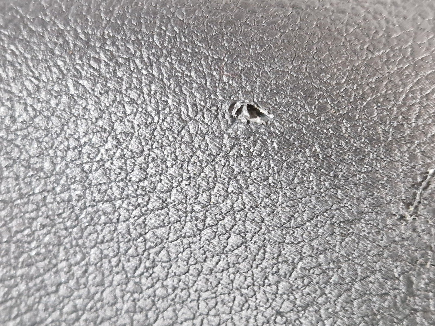 10-15 AUDI Q7 4L GENUINE OSR DRIVERS SIDE REAR C PILLAR COVER 4L0867768A