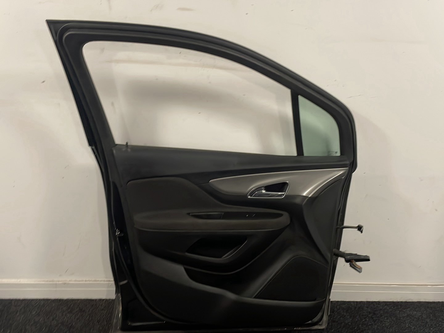 Vauxhall Mokka MK1 (G1U0) SUV Front Left NS Passenger Complete Door in Black GAR