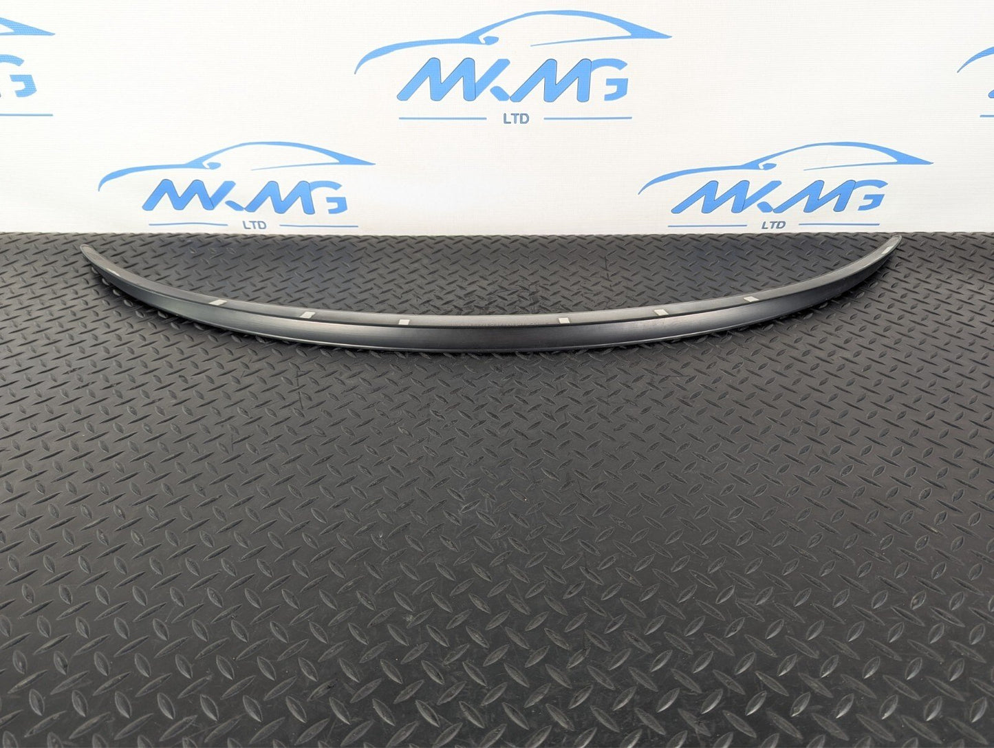 13-19 MERCEDES BENZ CLA C117 REAR SPOILER IN SILVER