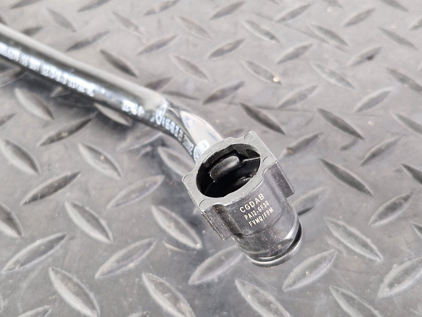 11-19 MERCEDES BENZ ML W166 GENUINE VACUUM PIPE LINE TUBE HOSE A1664302129