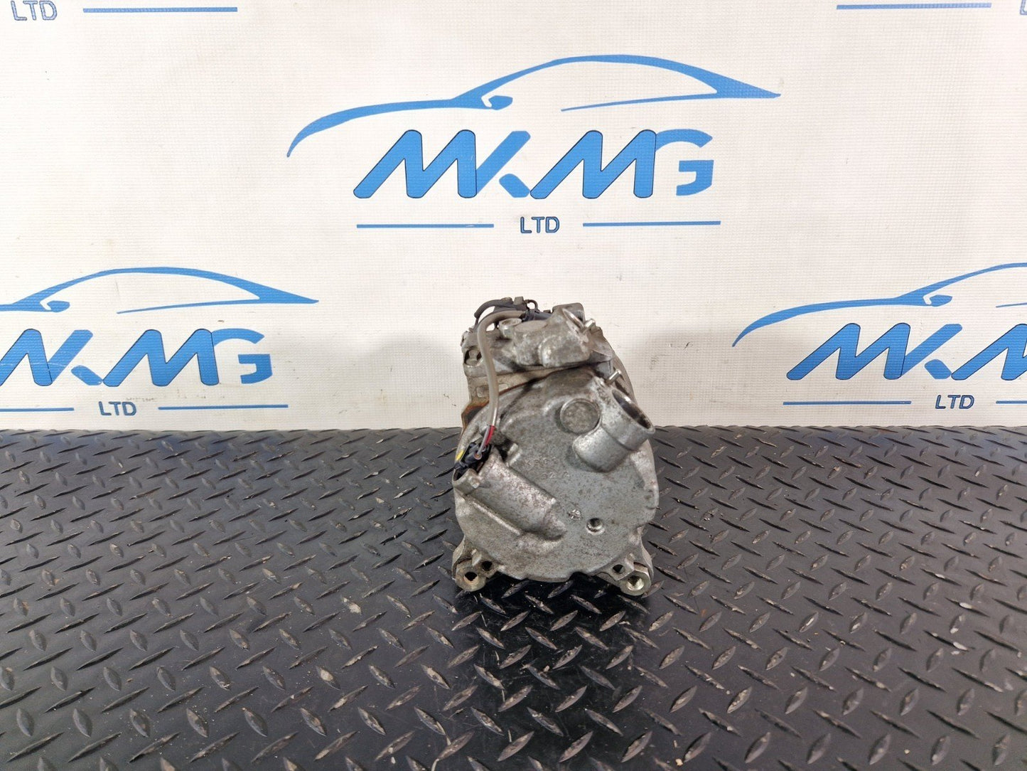 11-18 BMW 6 SERIES F13 GENUINE A/C COMPRESSOR PUMP 447260-4533