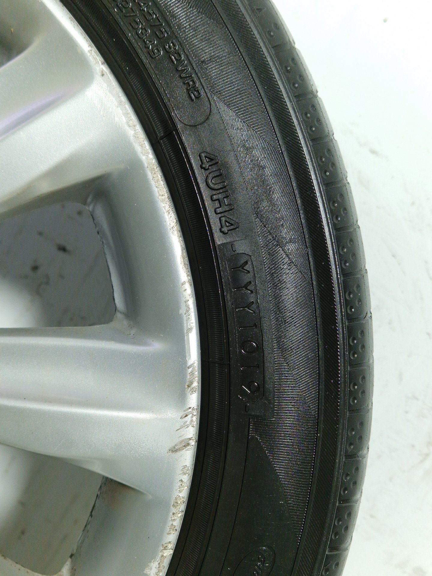 Volvo V40 MK3 (525) 17" Alloy Wheel with Tyre 205/50/17 31381857