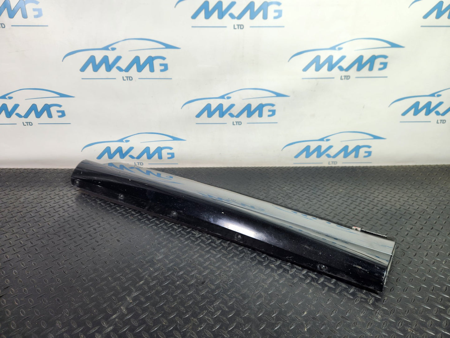 Range Rover Evoque L551 OEM Front Right O/S Door Moulding R-Dynamic K8D221064C