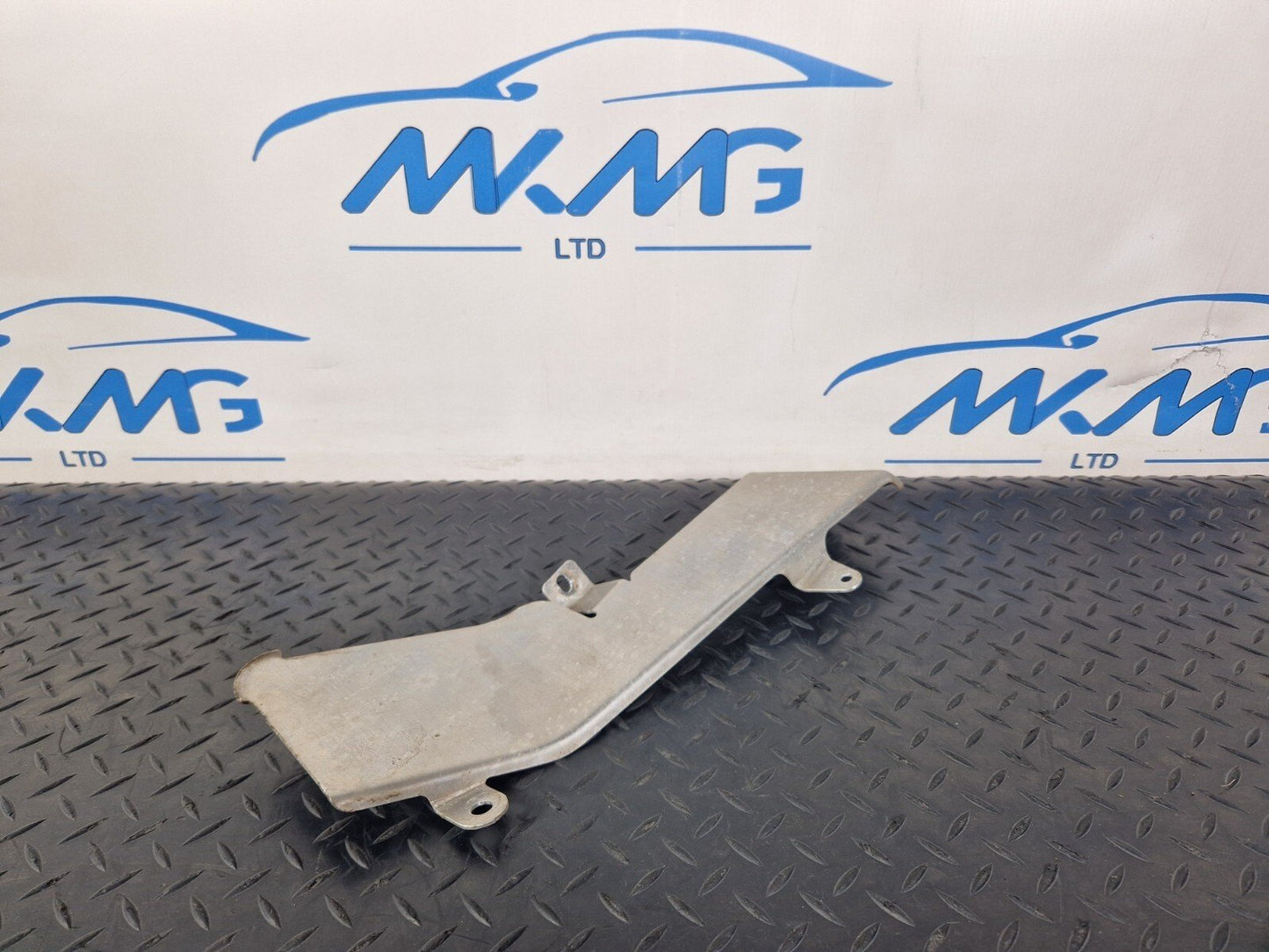 16-19 AUDI A4 B9 GENUINE ALUMINIUM ENGINE SHELID PLATE COVER 8W0201192D